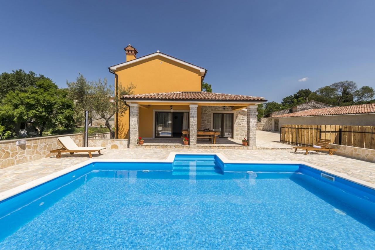 Spacious Four-bedroom Marija Klostar